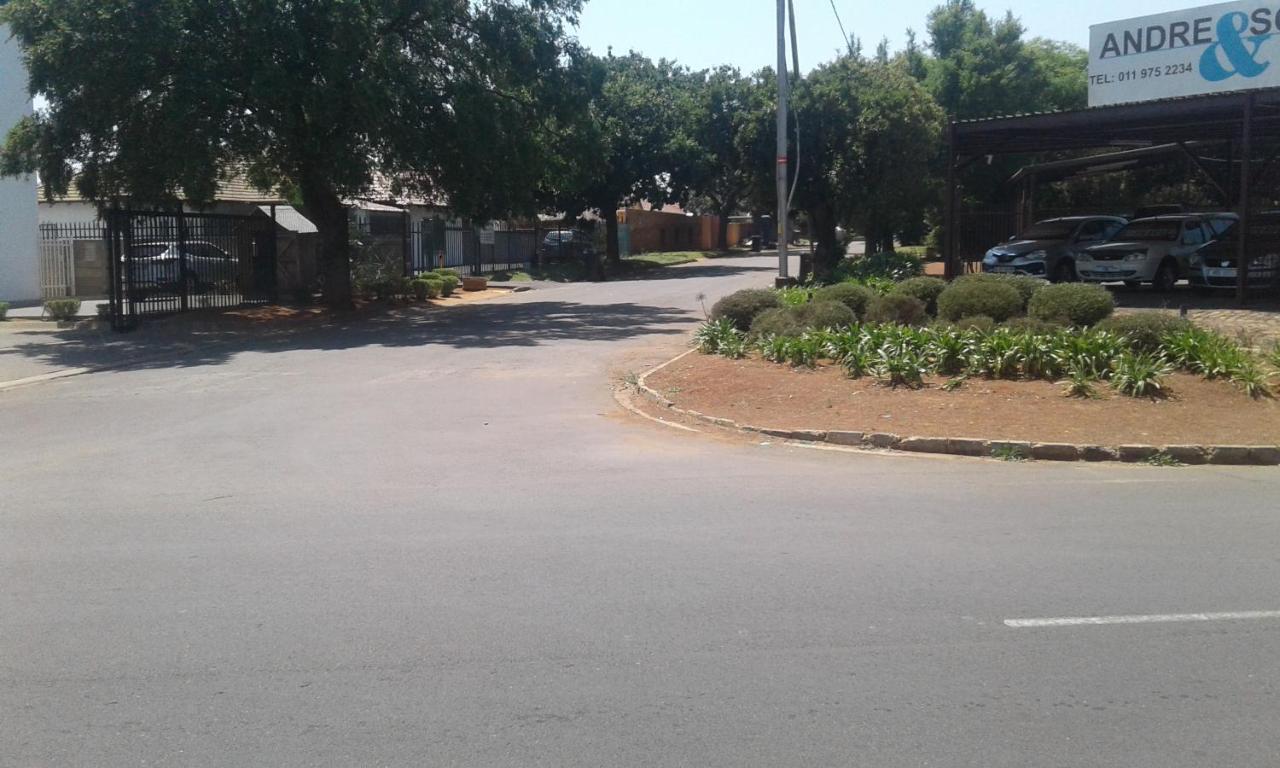 Acacia Guesthouse Kempton Park Exteriér fotografie